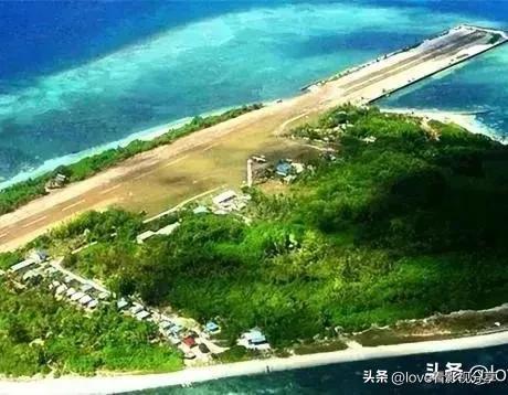 中菲南海对峙升级！中国海军派遣导弹驱逐舰强势亮相中业岛周边！-图2